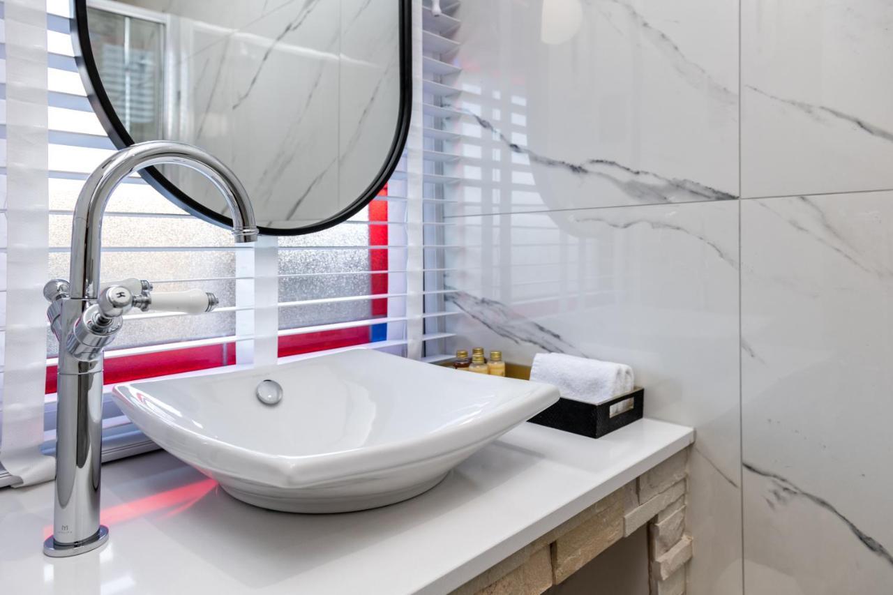 אינברנס Pamper Yourself In Our Double Sized Copper Tub -2 Bedroom Villa מראה חיצוני תמונה